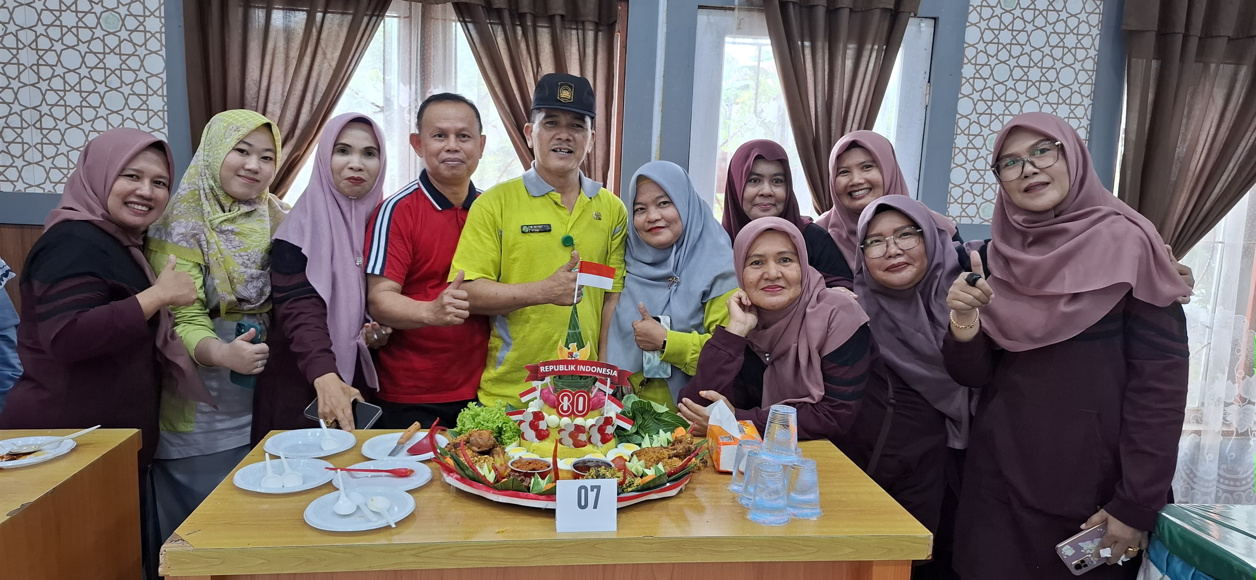 Debut Impresif: Lomba Tumpeng Pertama Raih Predikat Juara Kedua