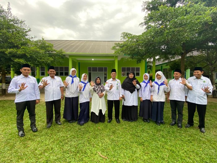 MTsN 5 Bungo Kirim Empat Siswa Ikuti Pelatihan Kepemimpinan PMR