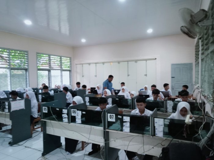 TKA Bahasa Indonesia MTsN 5 Bungo Berjalan Lancar