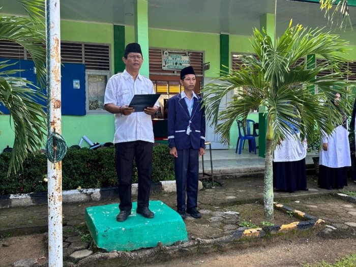 Tema Upacara Bendera : Tingkatkan Minat Belajar Jelang Ujian Kenaikan Kelas