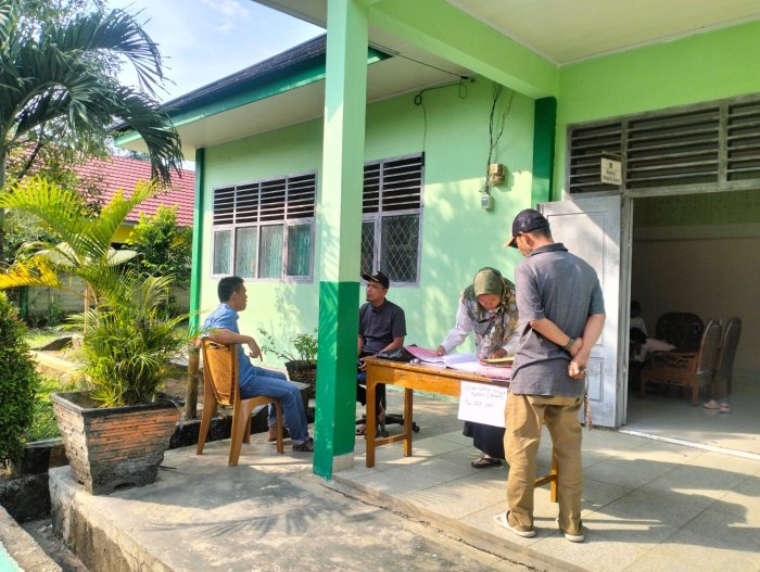 Awal Libur Madrasah panitia PMBM disambut 3 pendaftar siswa baru