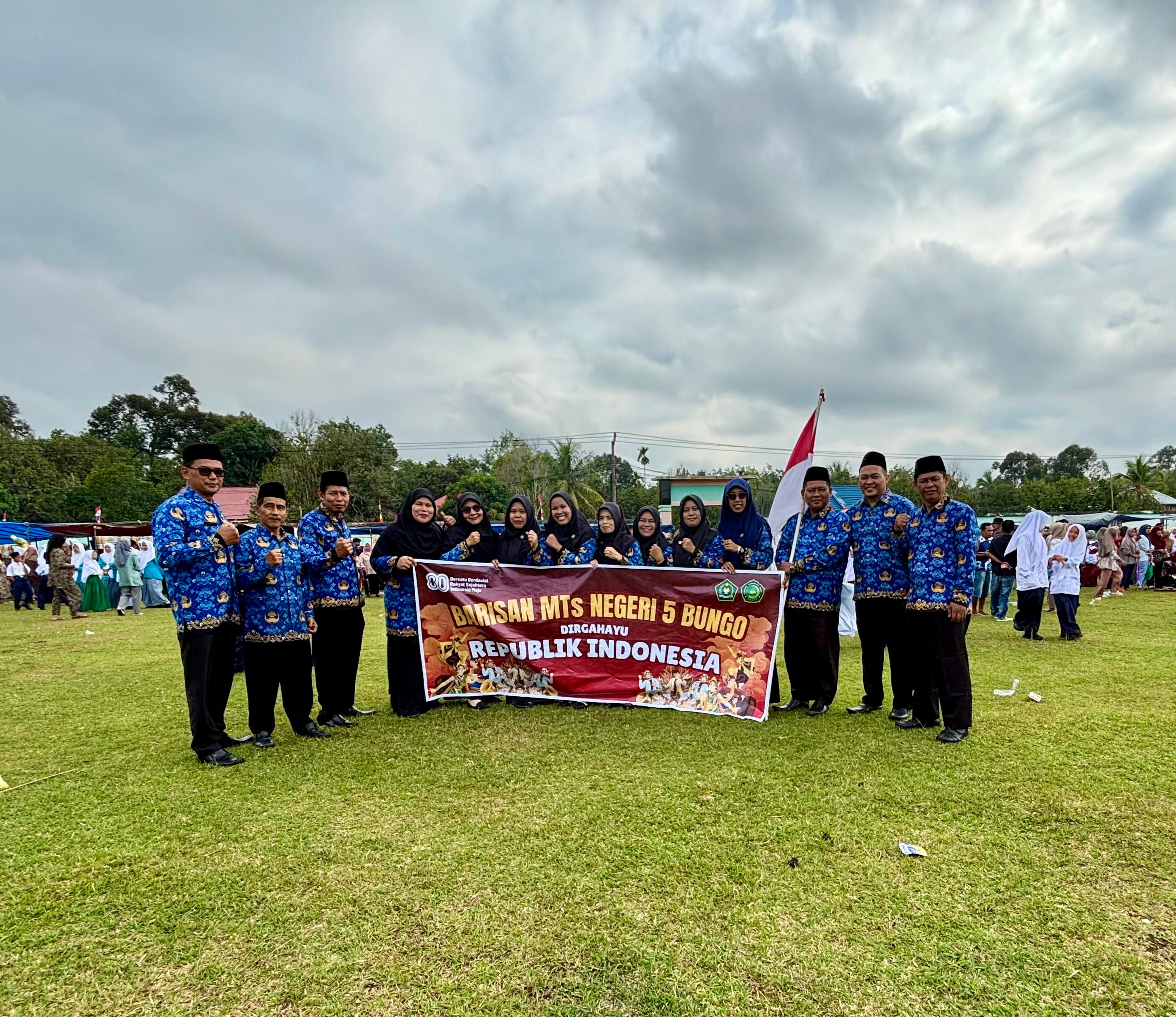 Merayakan HUT RI ke-80: Partisipasi Komunitas dalam Upacara Bersama